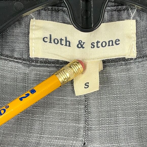 Cloth & Stone Shirt Womens Small Gray Distressed Worn Trashed Button Front - Picture 5 of 11